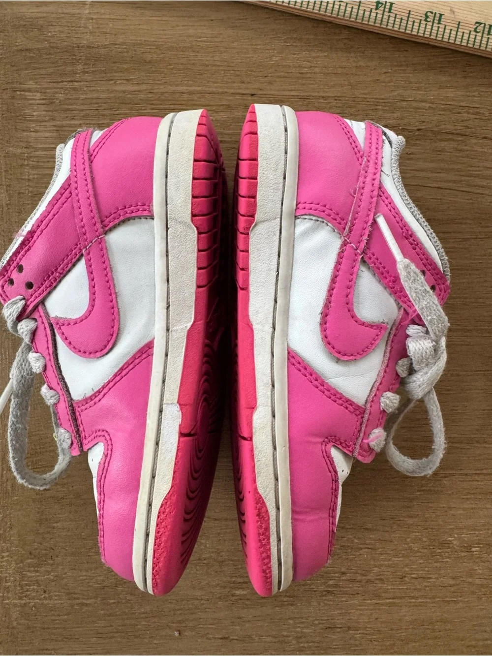 Nike Kids Low-Top Sneakers in Pink and White